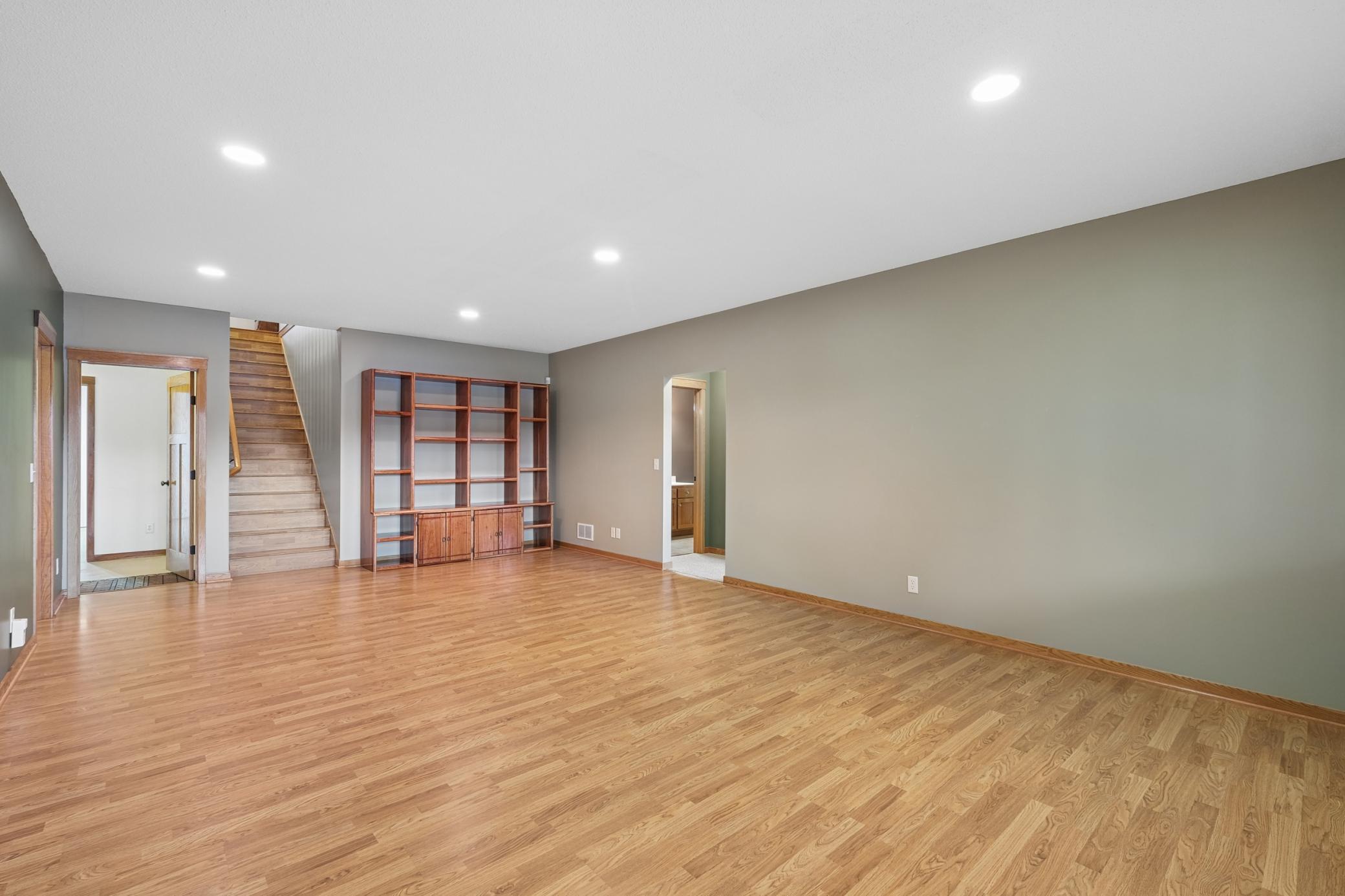 1317 Waters Path Woodbury, MN 55129 - Photo 22 of 37