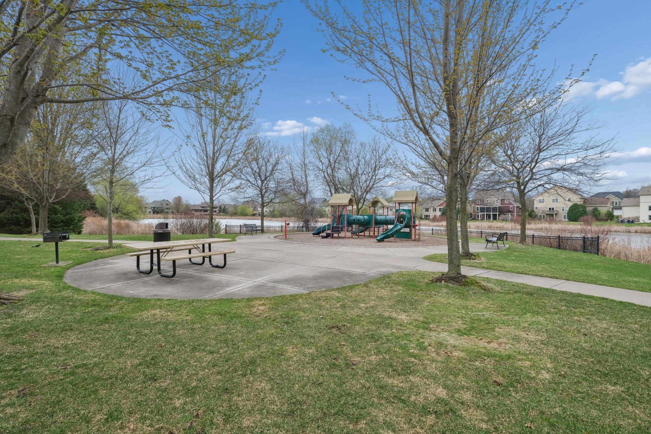 1317 Waters Path Woodbury, MN 55129 - Photo 35 of 37