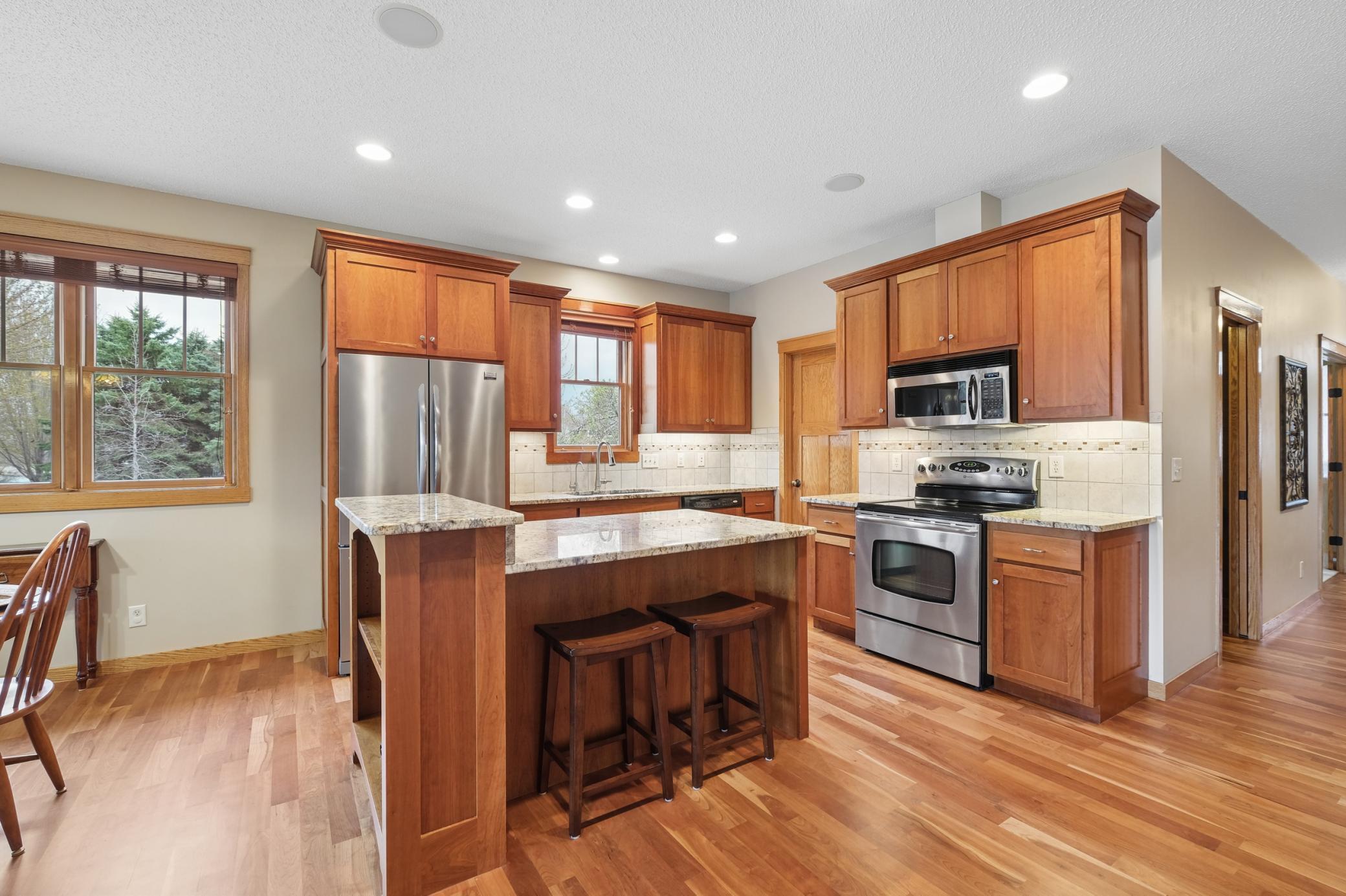 1317 Waters Path Woodbury, MN 55129 - Photo 5 of 37
