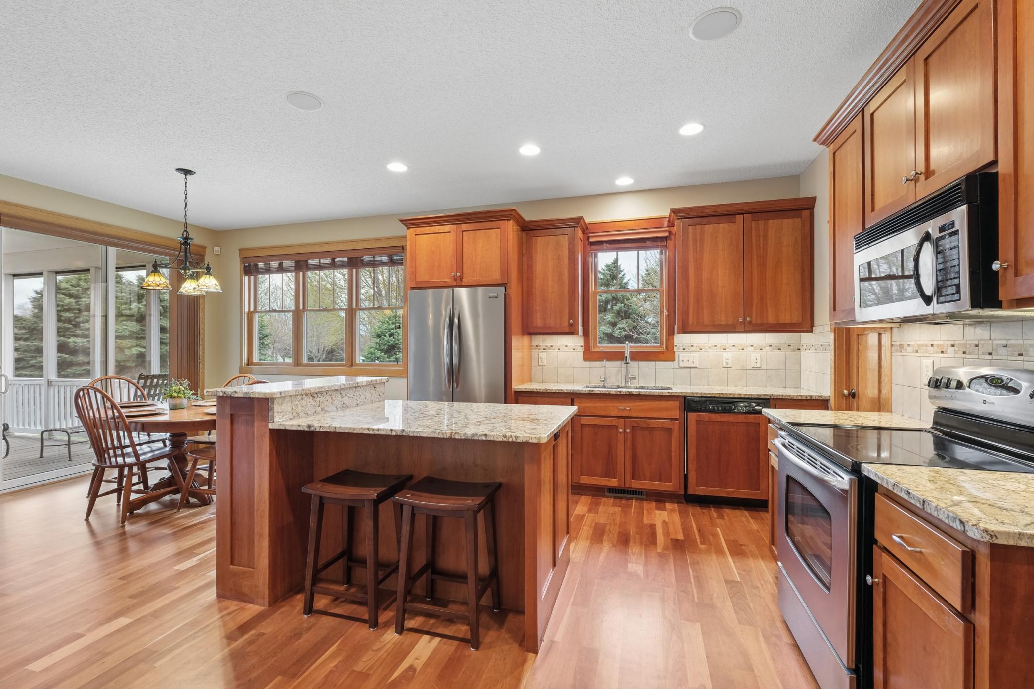 1317 Waters Path Woodbury, MN 55129 - Photo 6 of 37
