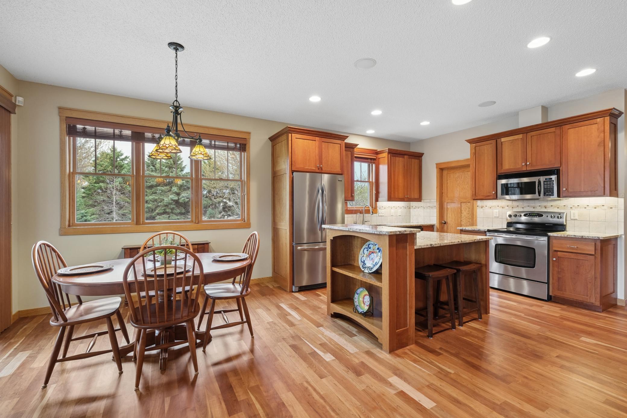 1317 Waters Path Woodbury, MN 55129 - Photo 7 of 37