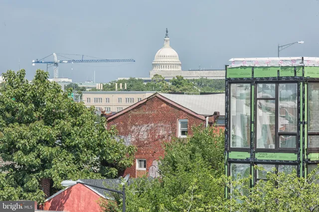 $2,000 | 816 Potomac Avenue Southeast, Unit 206, Washington, DC 20003