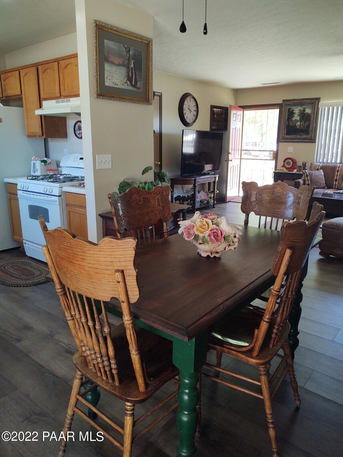 1855 Fox Road Chino Valley, AZ 86323 - Photo 5 of 15 Dinign area