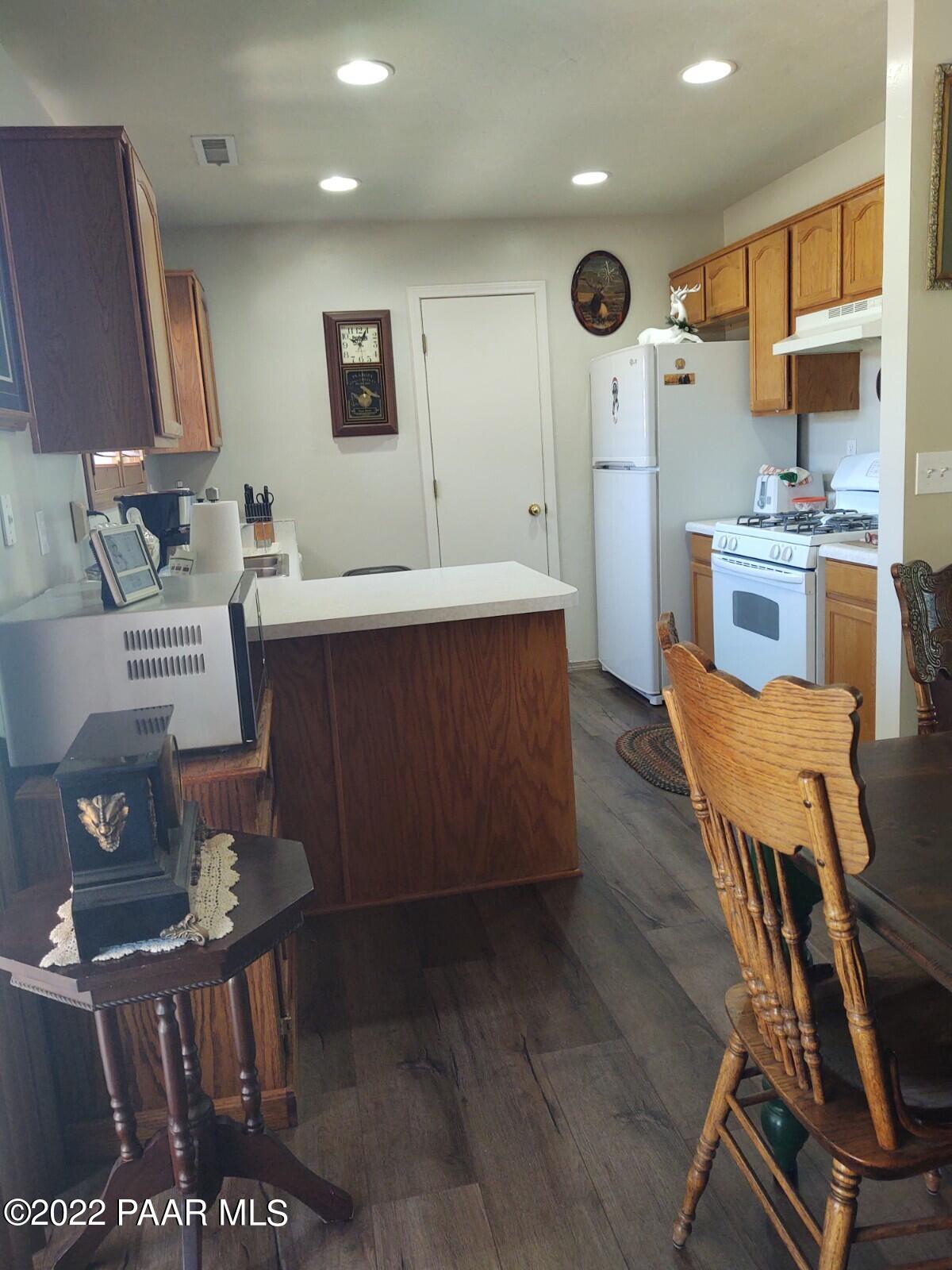 1855 Fox Road Chino Valley, AZ 86323 - Photo 6 of 15 Kithcen dining