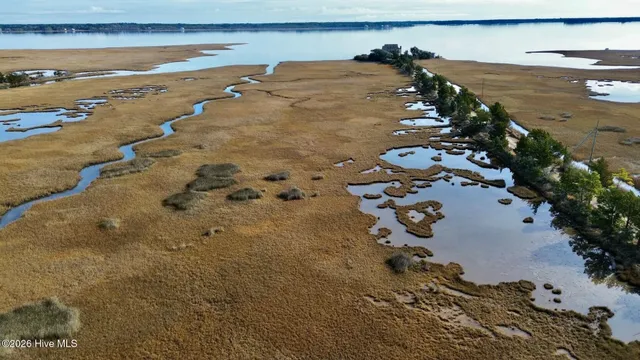 $300,000 | 3102 Highway 70, Beaufort, NC 28516