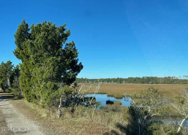 $300,000 | 3102 Highway 70, Beaufort, NC 28516