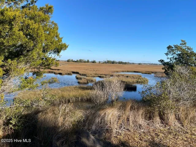 $300,000 | 3102 Highway 70, Beaufort, NC 28516