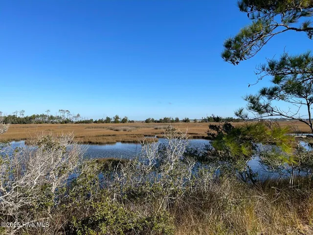 $300,000 | 3102 Highway 70, Beaufort, NC 28516