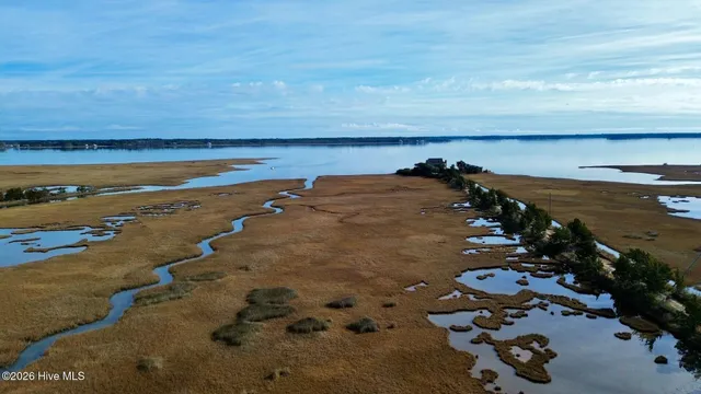 $300,000 | 3102 Highway 70, Beaufort, NC 28516