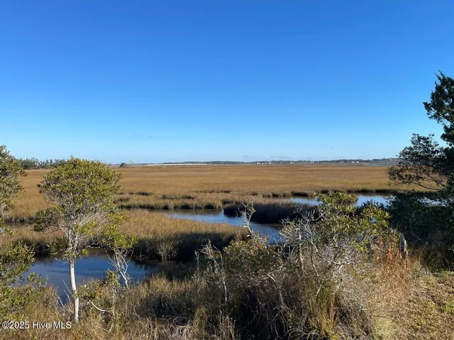 $300,000 | 3102 Highway 70, Beaufort, NC 28516