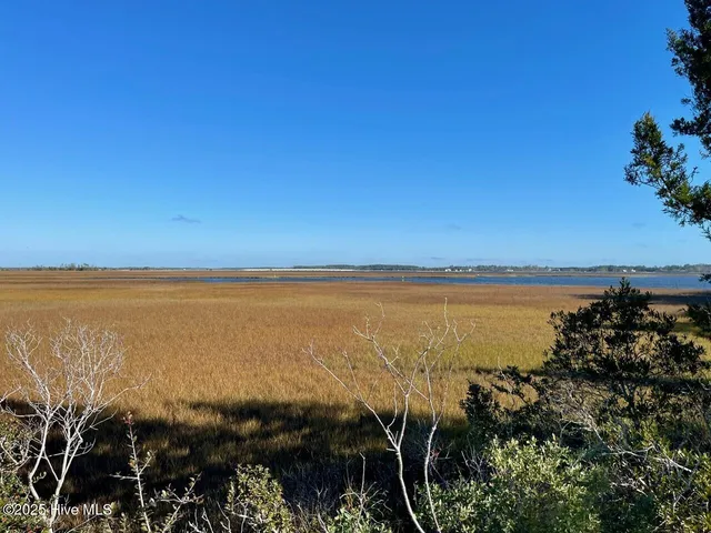 $300,000 | 3102 Highway 70, Beaufort, NC 28516