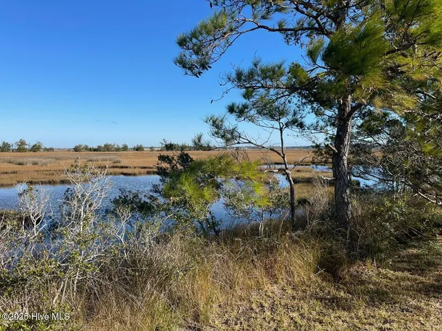 $300,000 | 3102 Highway 70, Beaufort, NC 28516