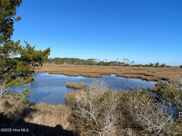 $300,000 | 3102 Highway 70, Beaufort, NC 28516