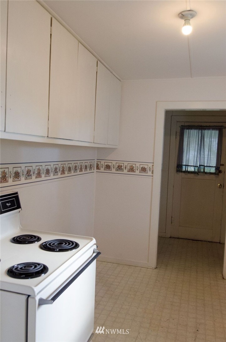24306 Wicker Road Sedro-Woolley, WA 98284 - Photo 6 of 13 Gallery Image 6