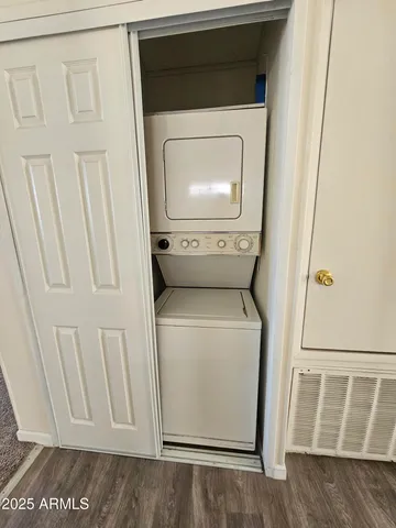 $1,300 | 6162 South Pinehurst Drive, Chandler, AZ 85249