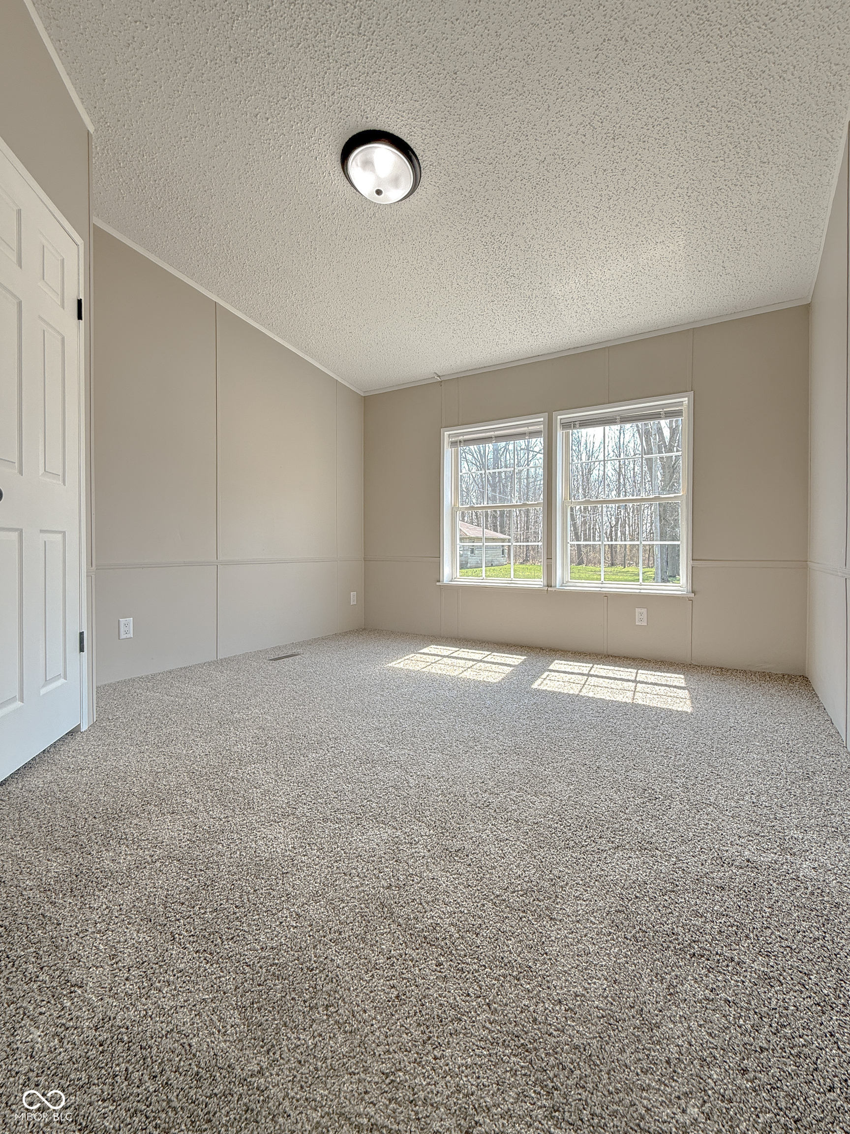 747 Patterson Road Columbus, IN 47203 - Photo 34 of 42 Gallery Image 34