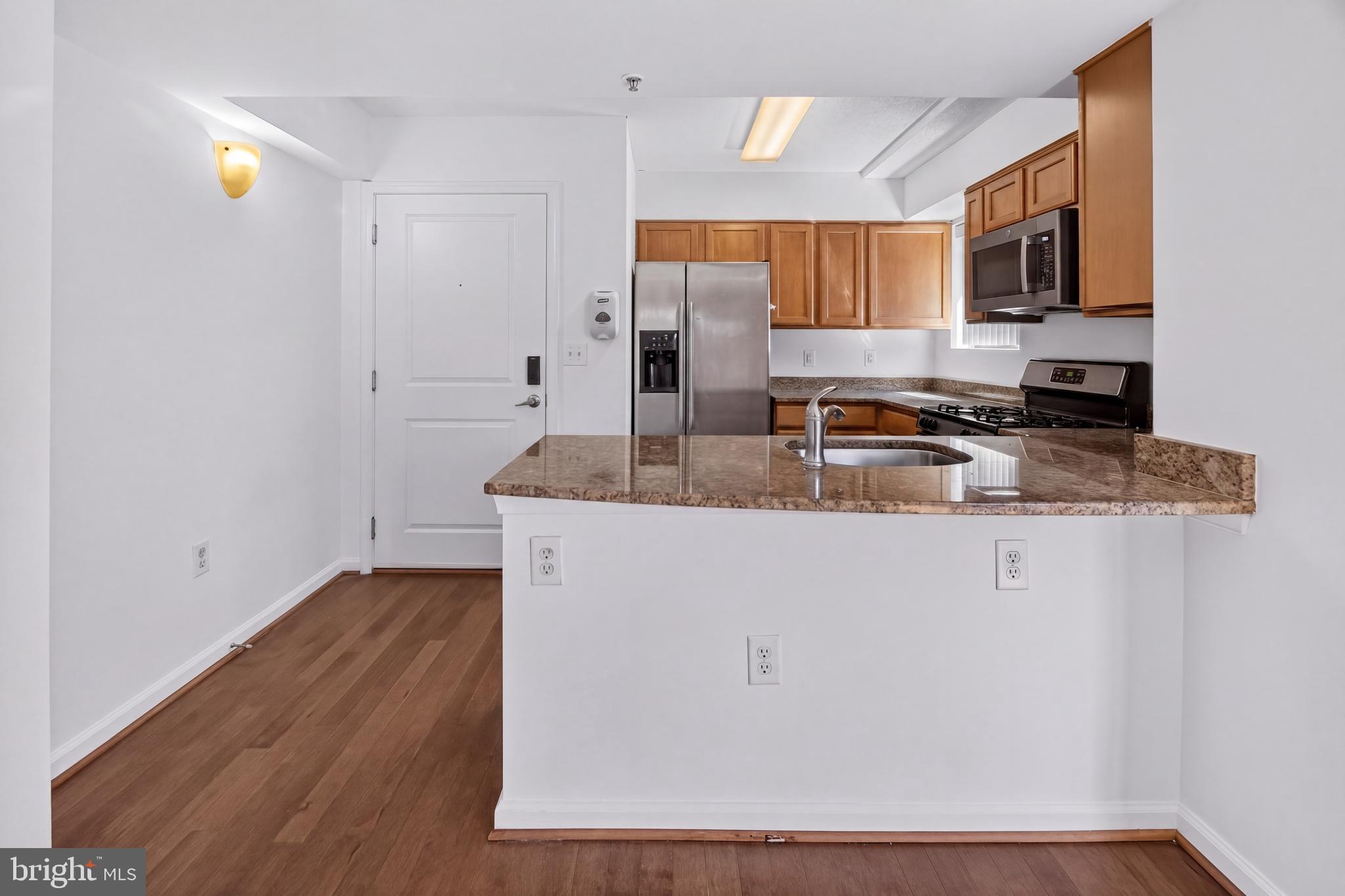 7923 Eastern Avenue Northwest, Unit 201 Silver Spring, MD 20910 - Photo 8 of 47