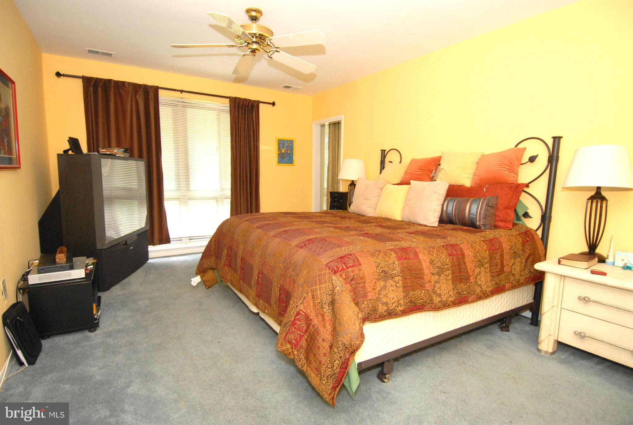 19 Hamill Road, Unit 19F Baltimore, MD 21210 - Photo 12 of 20 Bedroom (Master)