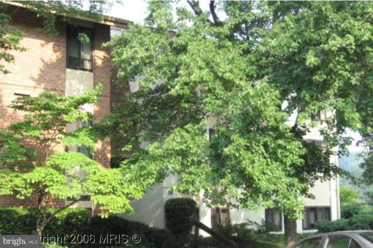 19 Hamill Road, Unit 19F Baltimore, MD 21210 - Photo 18 of 20 Exterior (Front)