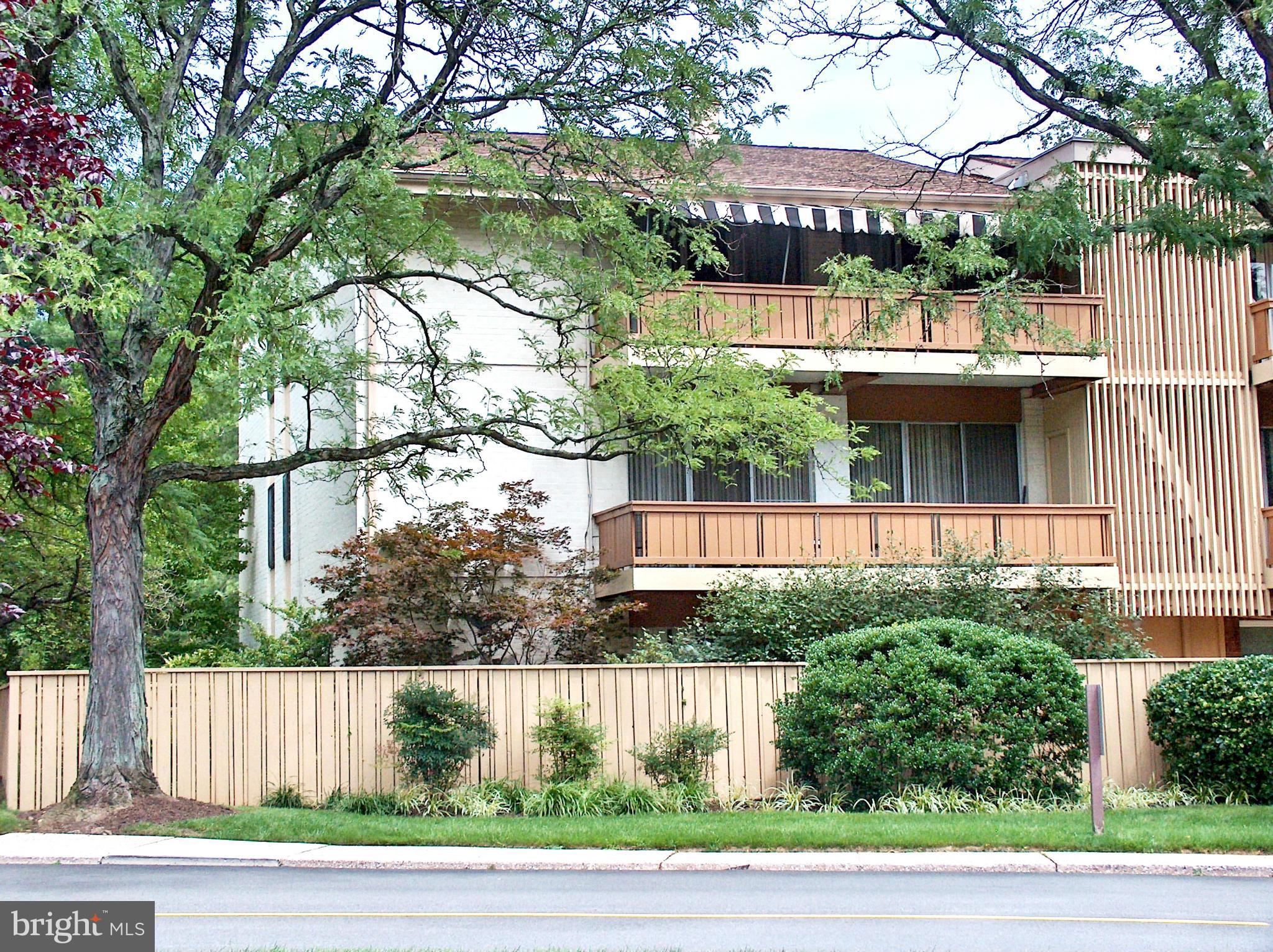 19 Hamill Road, Unit 19F Baltimore, MD 21210 - Photo 3 of 20 Exterior (Rear)