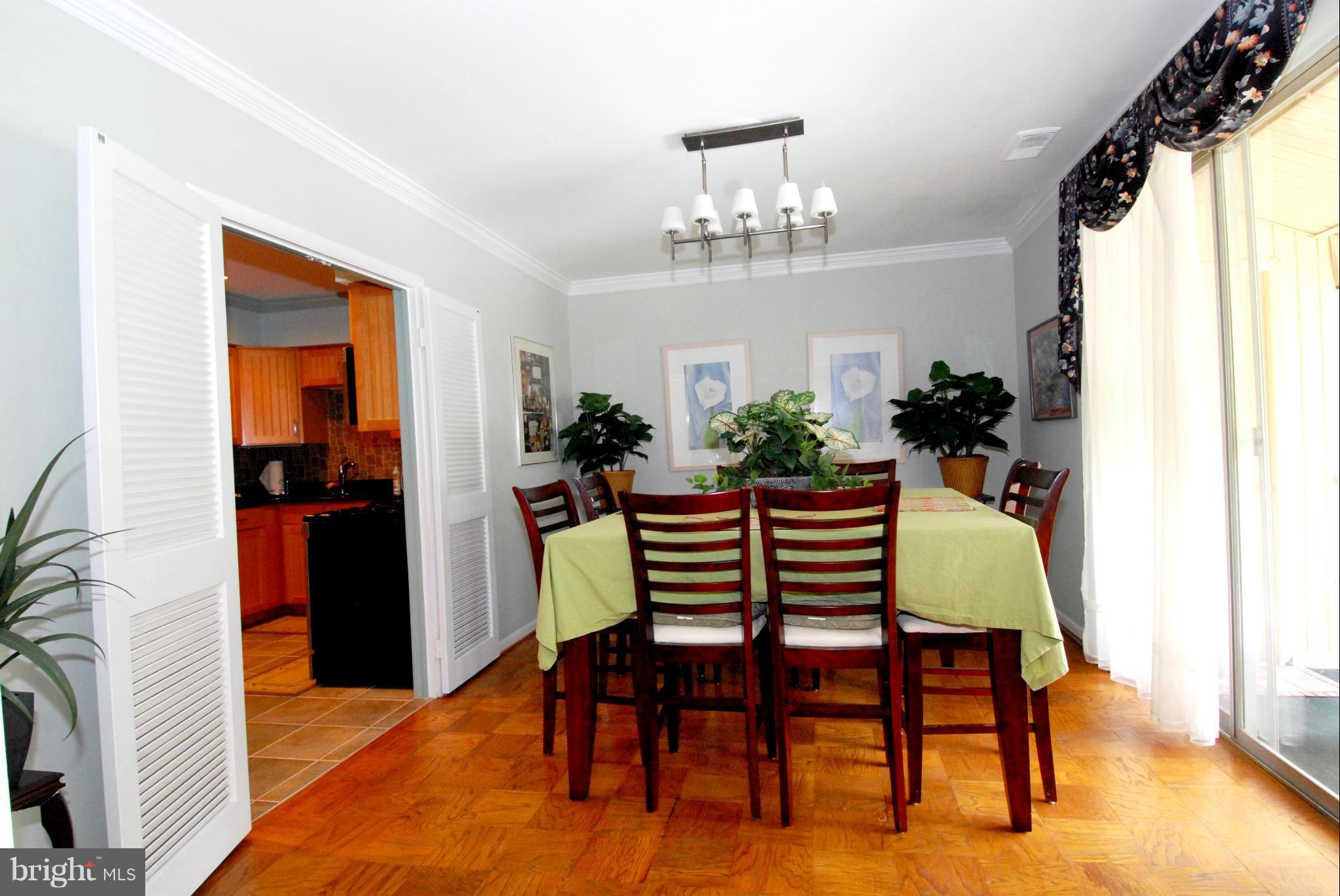 19 Hamill Road, Unit 19F Baltimore, MD 21210 - Photo 7 of 20 Dining Room