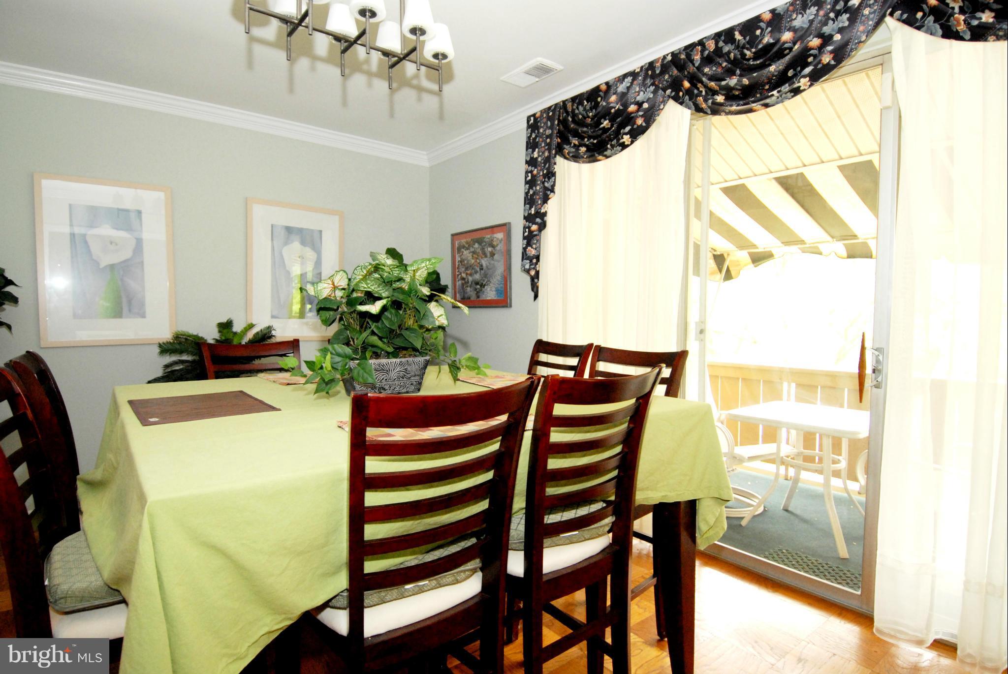 19 Hamill Road, Unit 19F Baltimore, MD 21210 - Photo 8 of 20 Dining Room