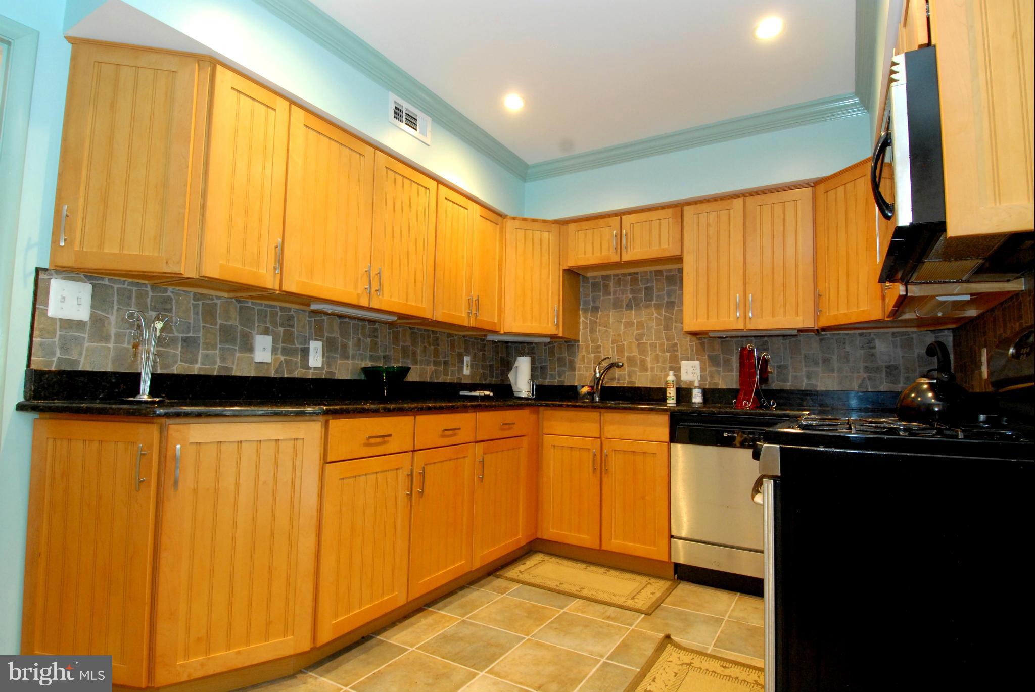 19 Hamill Road, Unit 19F Baltimore, MD 21210 - Photo 9 of 20 Kitchen