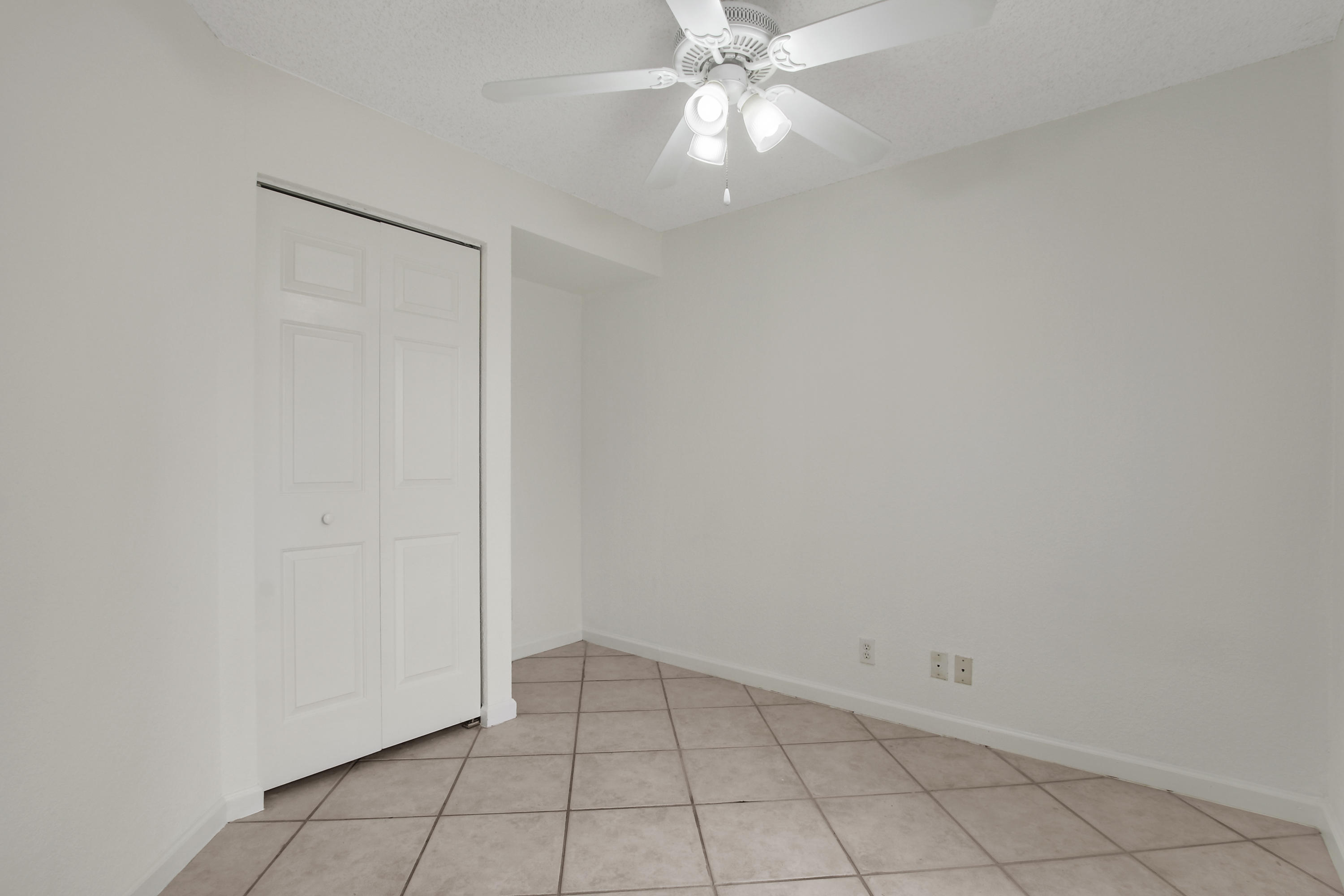 8213 Thames Boulevard, Unit B Boca Raton, FL 33433 - Photo 12 of 23 House2-29