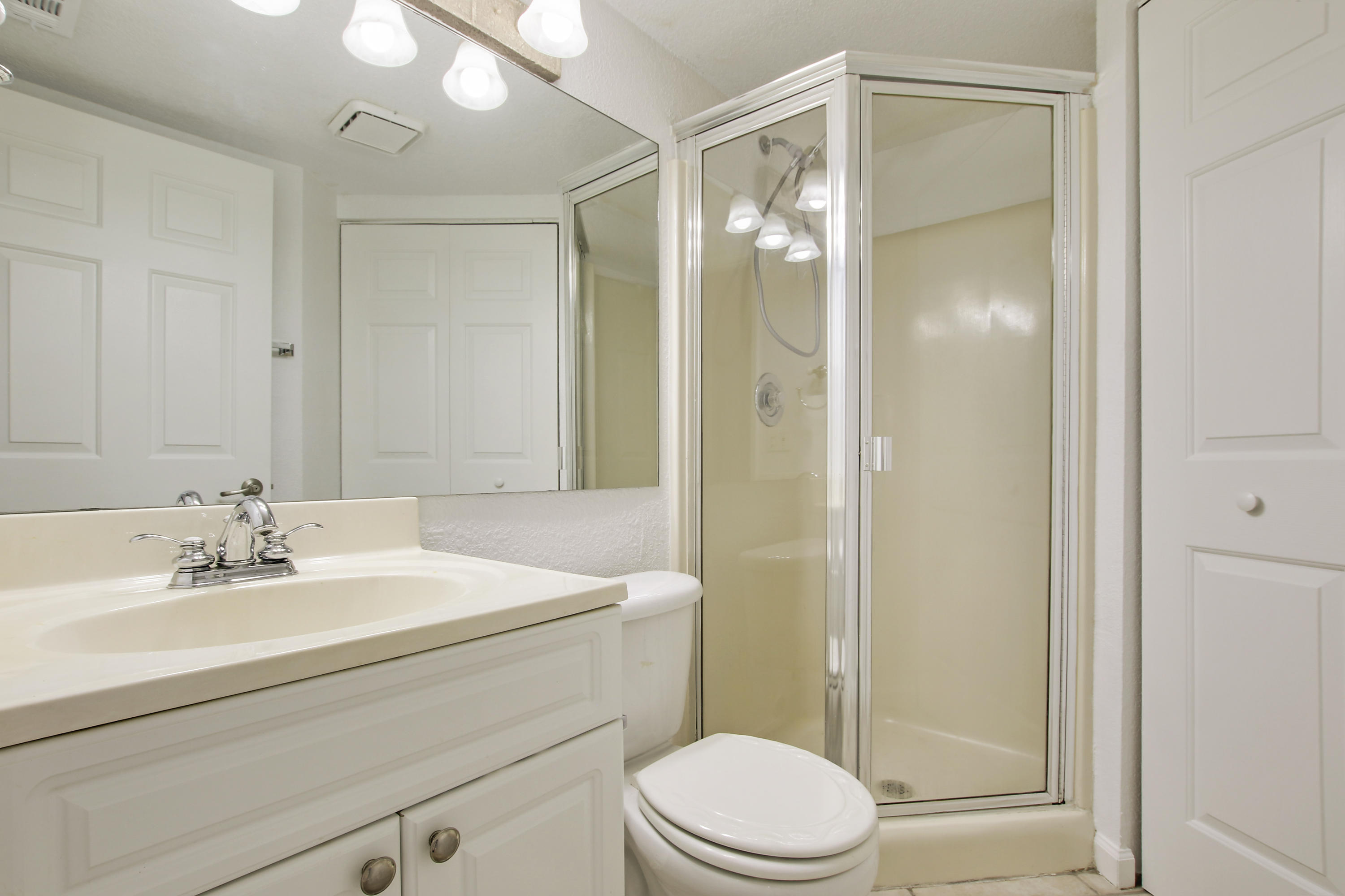 8213 Thames Boulevard, Unit B Boca Raton, FL 33433 - Photo 13 of 23 House2-36
