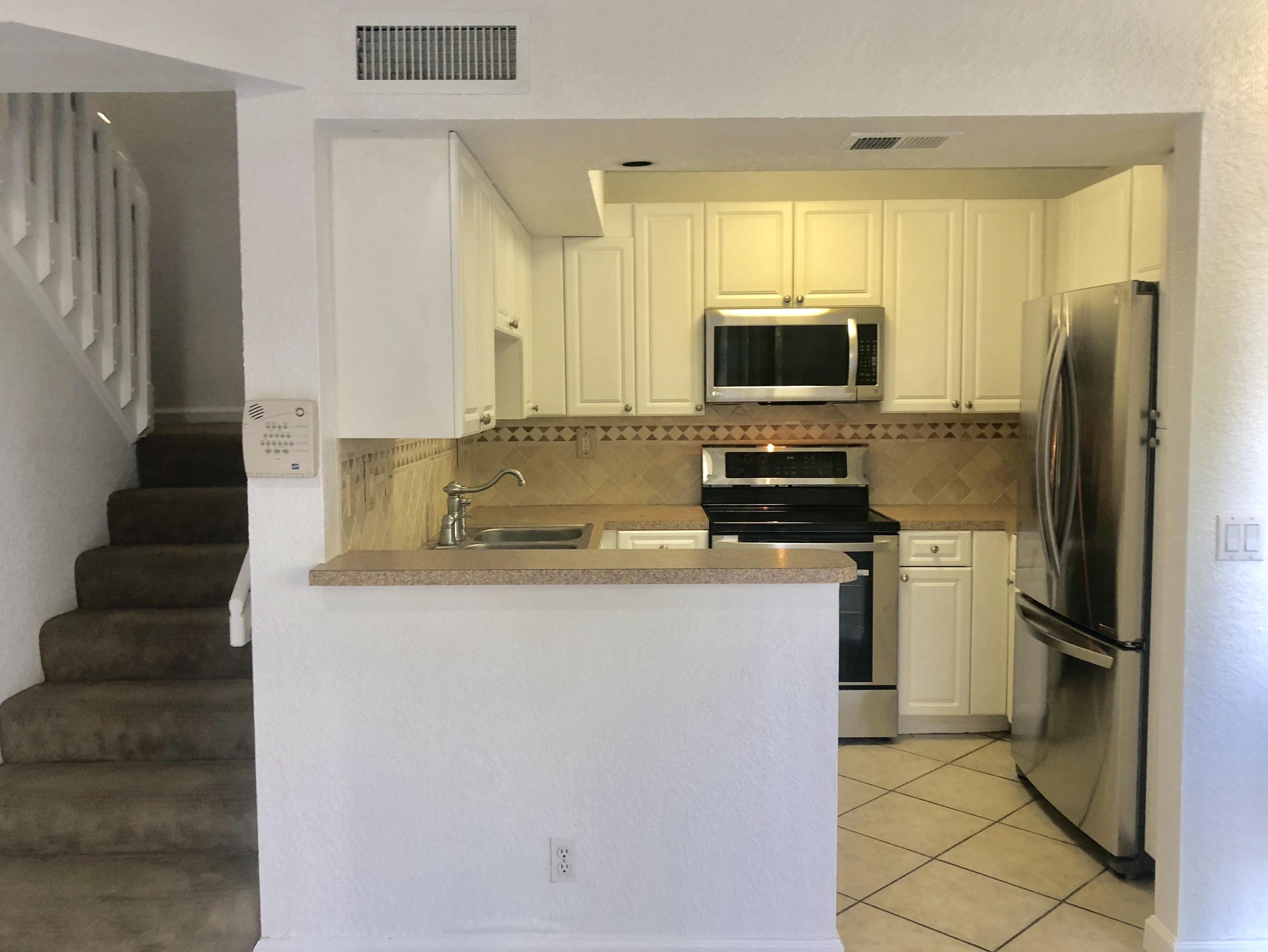 8213 Thames Boulevard, Unit B Boca Raton, FL 33433 - Photo 19 of 23 IMG_6174