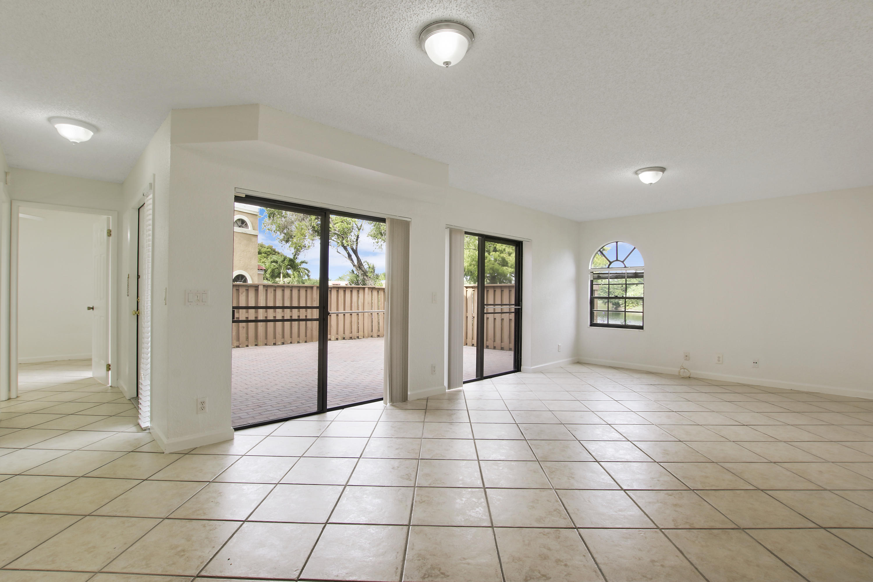 8213 Thames Boulevard, Unit B Boca Raton, FL 33433 - Photo 6 of 23 House2-33