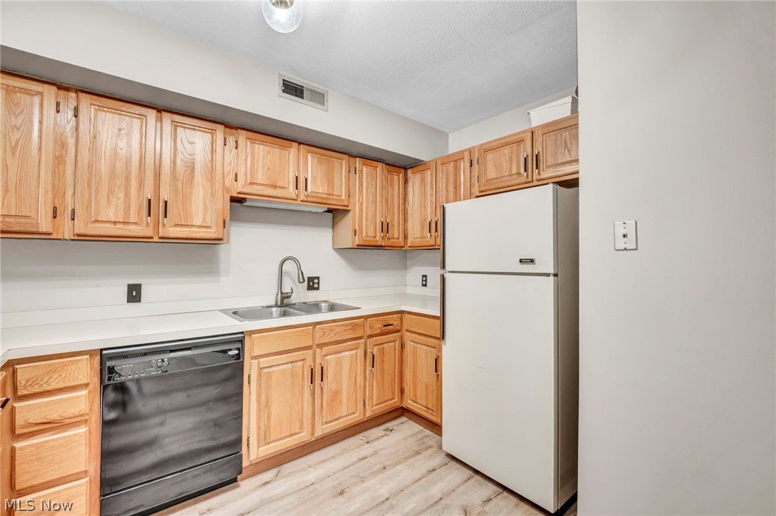 4705 Mayfield Road, Unit B Cleveland, OH 44121 - Photo 8 of 23