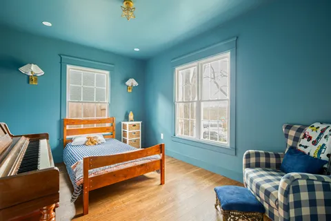 a view of walk in closet