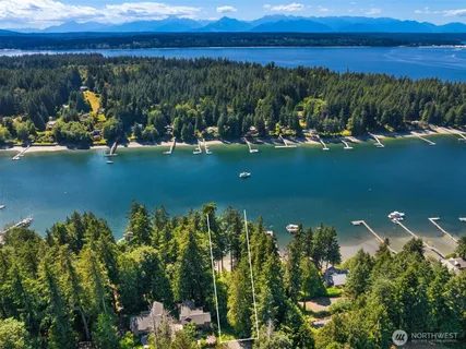 $3,295,000 | 11515 Blue Heron Lane Northeast, Bainbridge Island, WA 98110