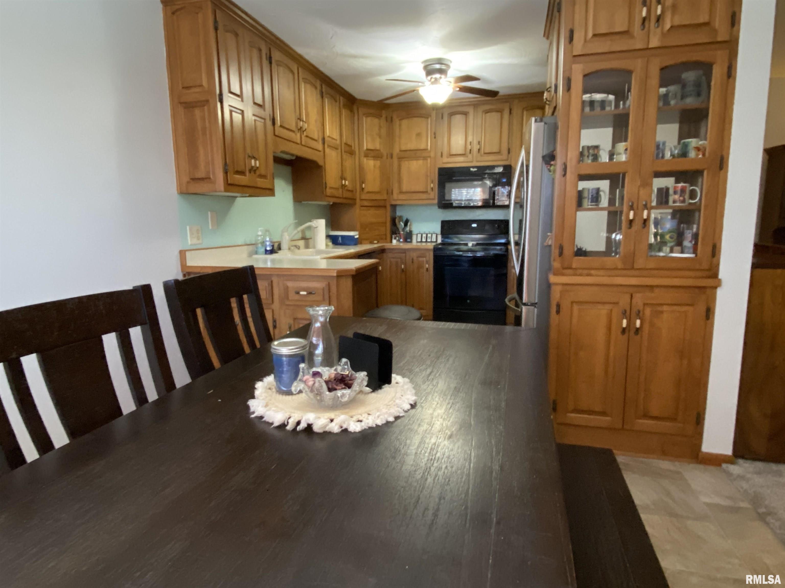 60 Emporia Avenue Springfield, IL 62702 - Photo 11 of 37