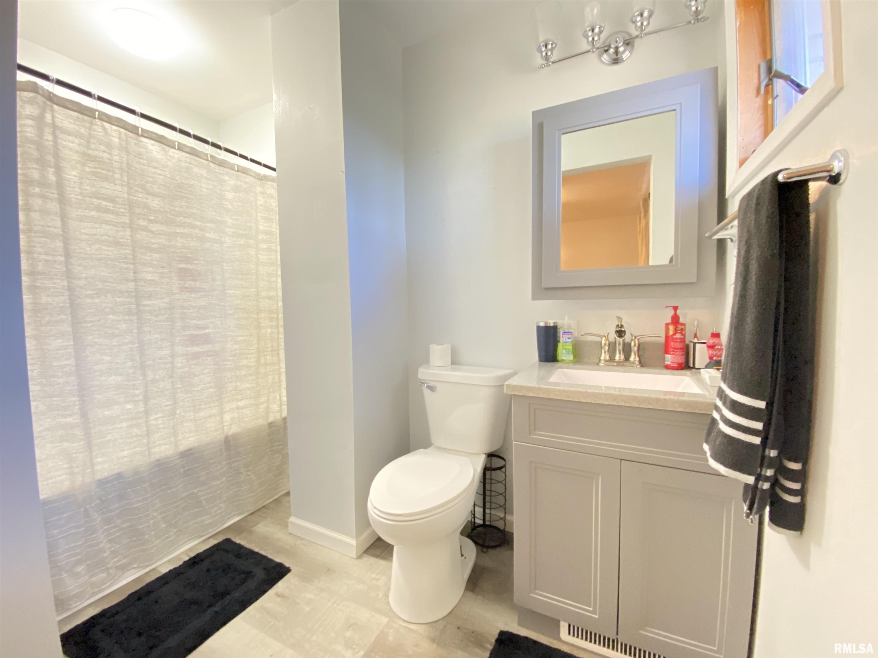 60 Emporia Avenue Springfield, IL 62702 - Photo 17 of 37