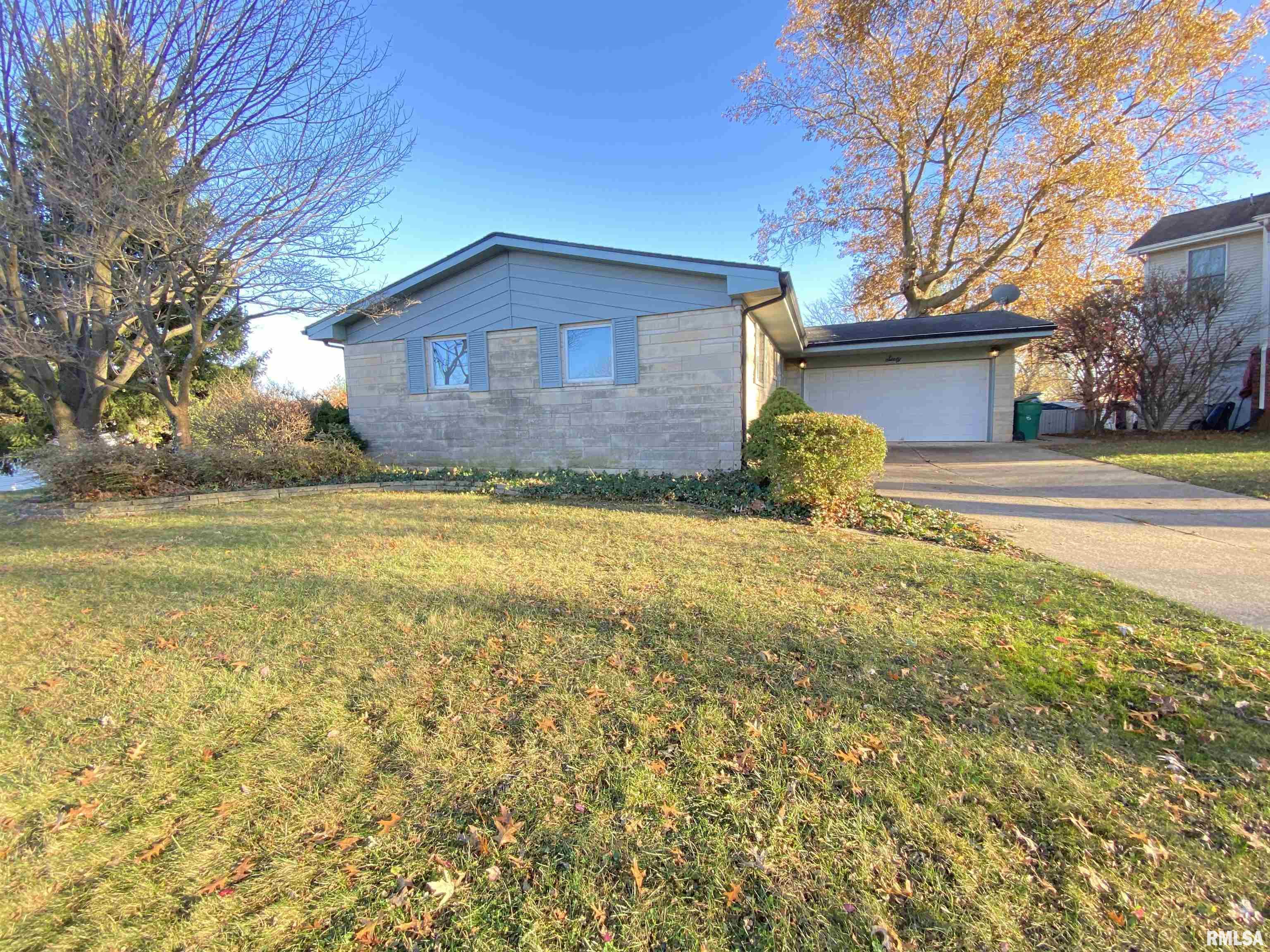 60 Emporia Avenue Springfield, IL 62702 - Photo 3 of 37