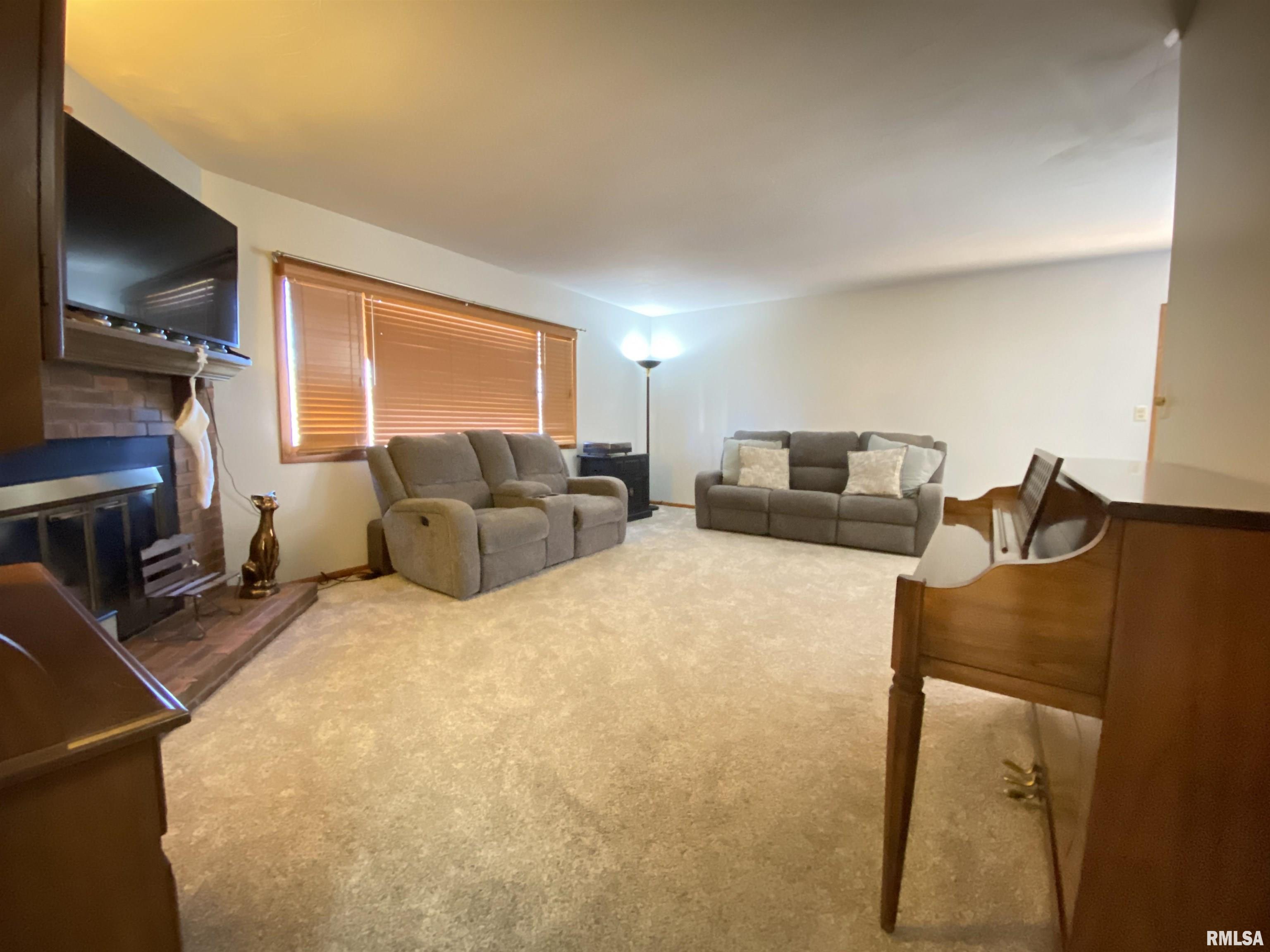 60 Emporia Avenue Springfield, IL 62702 - Photo 7 of 37