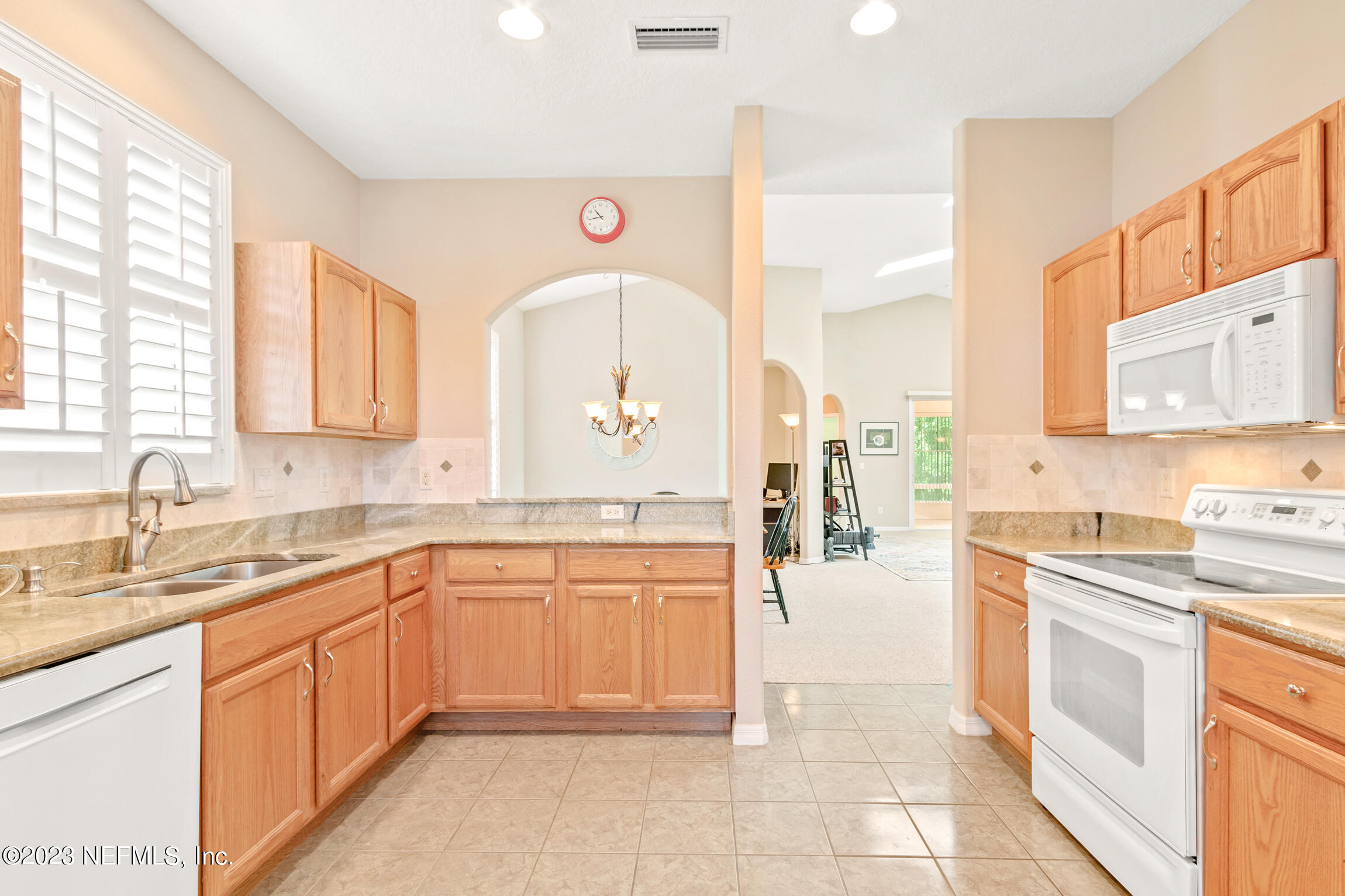 925 Ridgewood Lane St. Augustine, FL 32086 - Photo 9 of 49 925 Ridgewood Ln - Websized-18