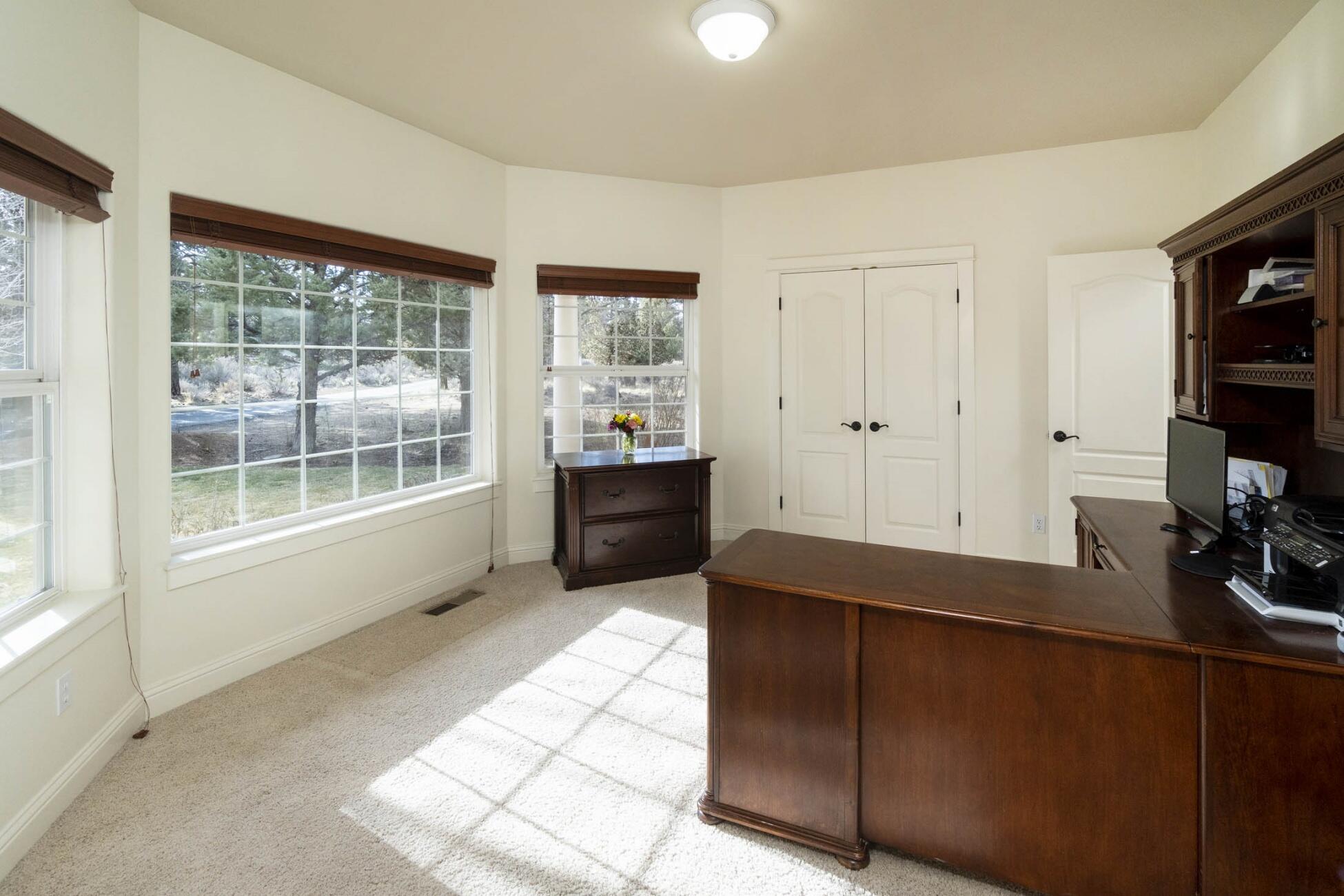 21620 Rickard Road Bend, OR 97702 - Photo 10 of 49 batch_10