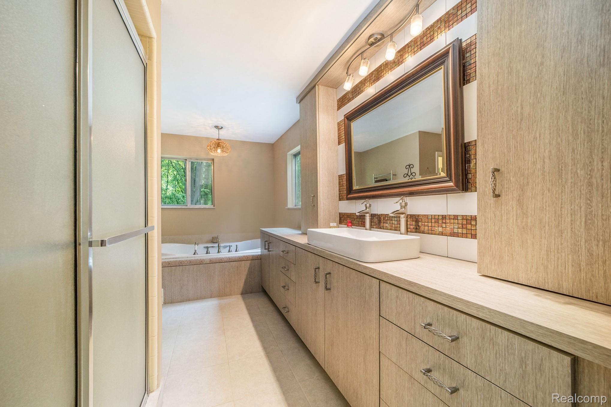 7129 Sashabaw Road Clarkston, MI 48348 - Photo 29 of 34 017A6027.jpg
