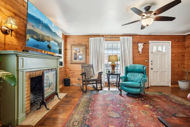 $375,000 | 801 Bishop Street, Smithville, TX 78957