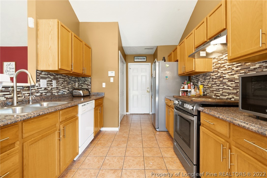 127 Quail Ridge Drive Raeford, NC 28376 - Photo 14 of 35 Gallery Image 14