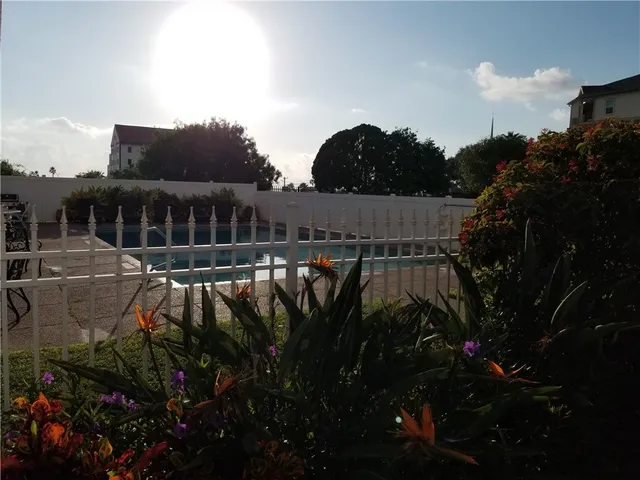 $1,695 | 715 South Upper Broadway, Unit 704, Corpus Christi, TX 78401