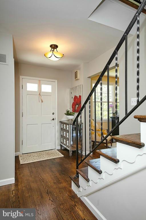 8718 Old Courthouse Road Vienna, VA 22182 - Photo 2 of 30 Foyer