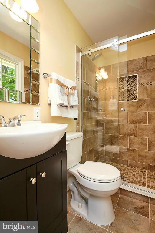 8718 Old Courthouse Road Vienna, VA 22182 - Photo 16 of 30 Bath (Master)