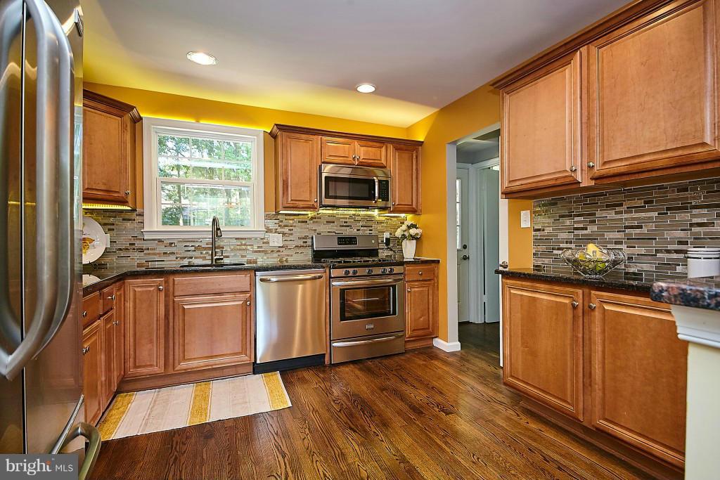 8718 Old Courthouse Road Vienna, VA 22182 - Photo 5 of 30 Kitchen