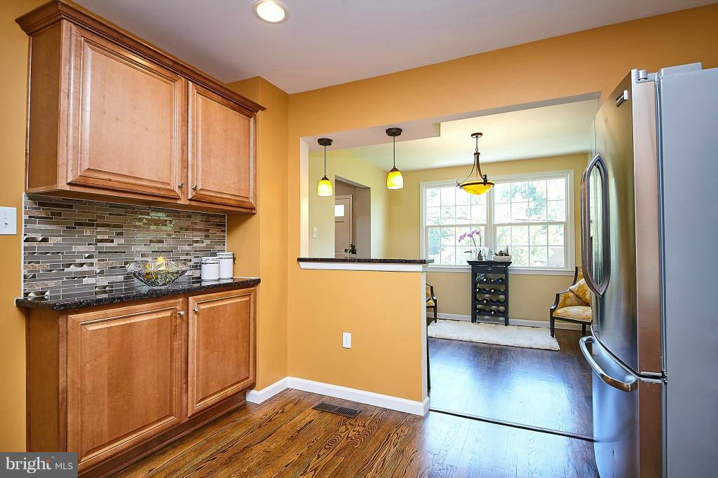8718 Old Courthouse Road Vienna, VA 22182 - Photo 7 of 30 Kitchen