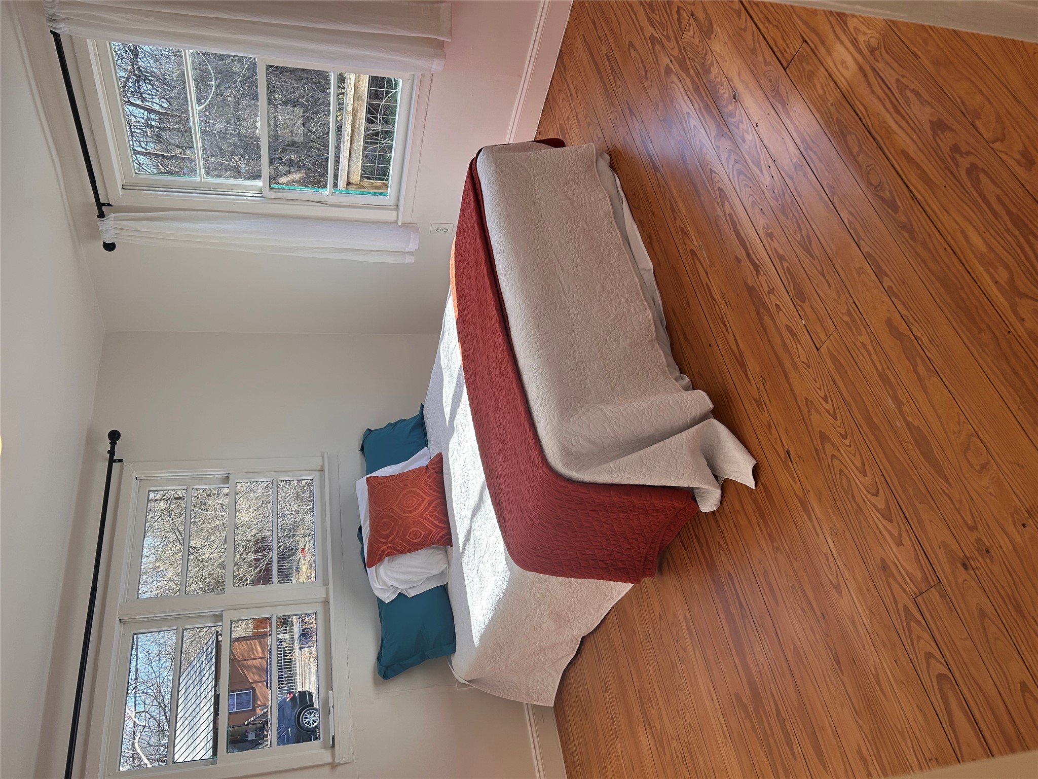 5603 Harold Court Austin, TX 78721 - Photo 10 of 31 Primary Bedroom