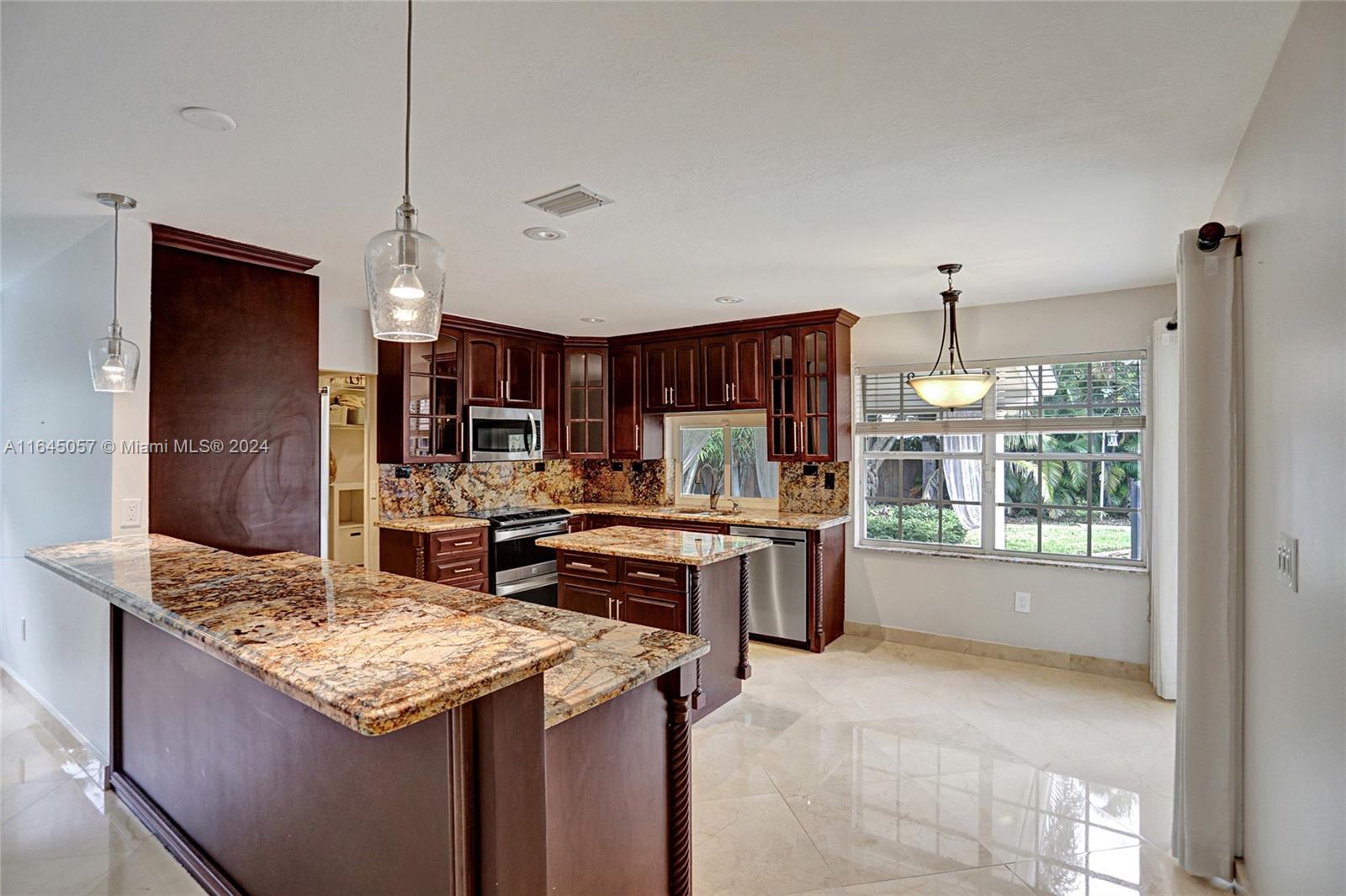 15591 Southwest 42nd Lane Miami, FL 33185 - Photo 11 of 60